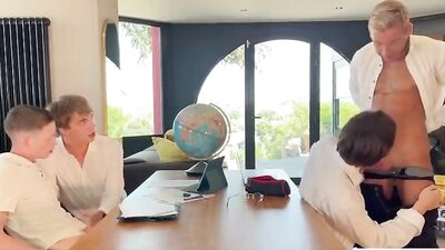 Gangbang Friends - Gay Oral Cum Shots Bareback Group Action