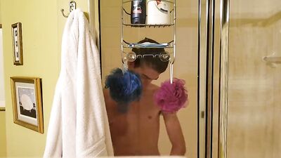 Flexing in the Bathroom and Bedroom: Cumming in Gay Porn Video