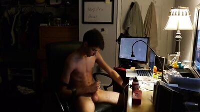 Flexing in the Bathroom and Bedroom: Cumming in Gay Porn Video