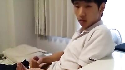 Japanese Boy Cumshot Eating Sperm Porn Cam: The Ultimate Gay Amateur Handjob Experience