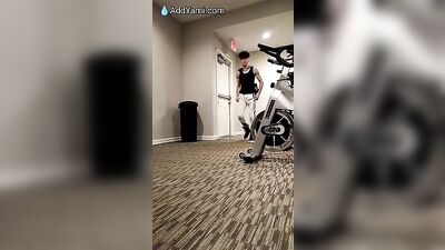 Gym Twunks Giant Dick Strokes in the Bathroom as He Gets Butt Ass Naked!