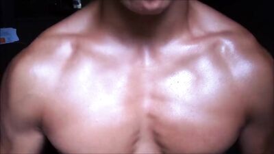 Flexing Fetish: Hot Teen Muscle Solo Pumps Weights!