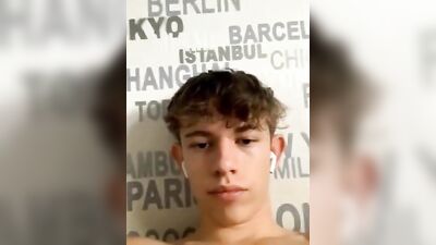 Jovens enganados: Cum Shots and Latino Fun with Cute Cam Boys!