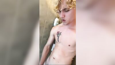 Cumming @ The Shower - Solo Sex Web-Cam Show