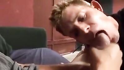 Blowjob Huge Cock Oral Gay Porn: Hardcore Man-to-Man Action!