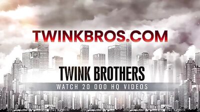 Smutty Super Smile: Bareback Fun with Twinks!