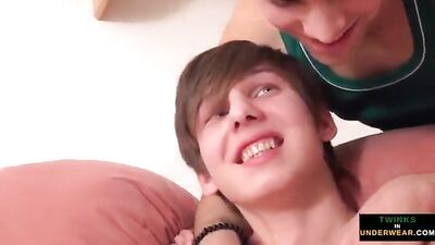 Young Twinks Cum-Splosion: Bareback Oral Delight!