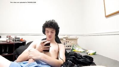 GayPornXXX.com - Horny Twink Wanking to Cranberries Revisited