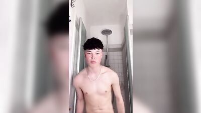 [HBW] Take A Shower With Levi 187656