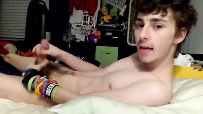 Pissing Skater Cutie Pours His Bed With Cum!