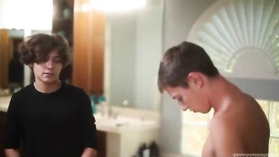 Shower Twink Bareback Flip Flop - Cum Shots, Big Dicks, Oral Fun!