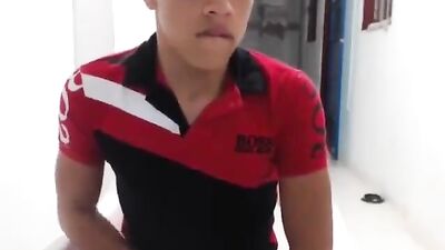 Sexy Colombian Soccer Player Jerks Off in Public - Hot Muscle Boys Porn!