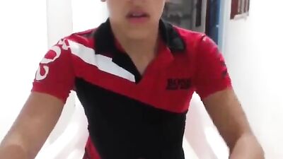 Sexy Colombian Soccer Player Jerks Off in Public - Hot Muscle Boys Porn!