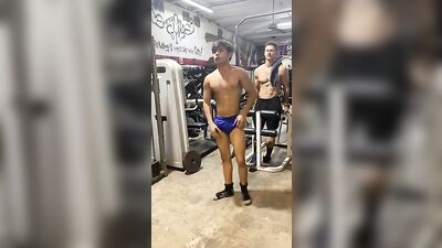 Robert Cano Bodybuilder Flexing at Gym - Amateur Muscle Boys Can No Se No Nudity!
