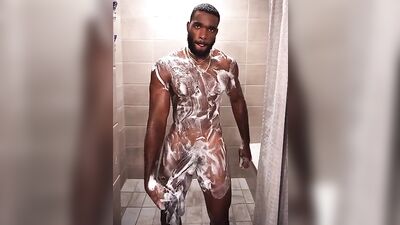 Marshall Unleashed - The Black Thunder in the Shower!