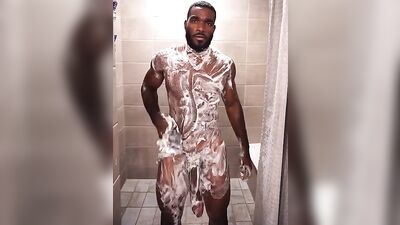 Marshall Unleashed - The Black Thunder in the Shower!