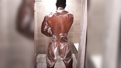 Marshall Unleashed - The Black Thunder in the Shower!