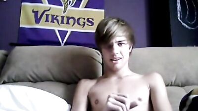 Sexy blonde guys go wild on gay webcams!