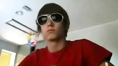 Cumming on Desk: Boys Porns Cutie Amateurs Deliver Handjob Creampies!