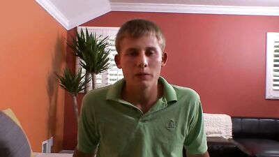 Blonde Stud Solo Boys Porn: Amateur Cum Shots with Frat Guys!