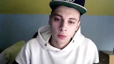 Dado2020 Strips Off on Chaturbate - Amateur Gay Boy Cum Videos