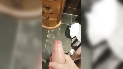 Massive Cocks and Big Loads - Amateur Web-Cam Boys Porn!