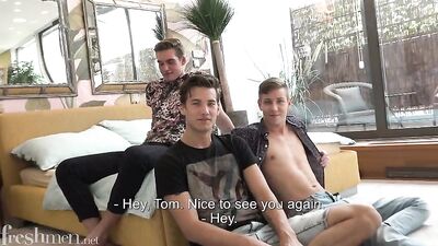 Hot Threesome with Frat Guys: Cum Shots and Oral Porn with Twinks!