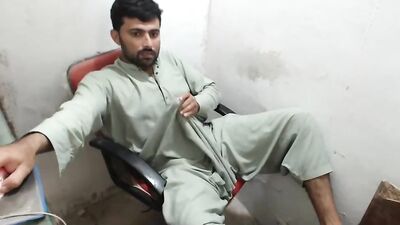 Dubai Guys Phone Shop Cum Shoot!