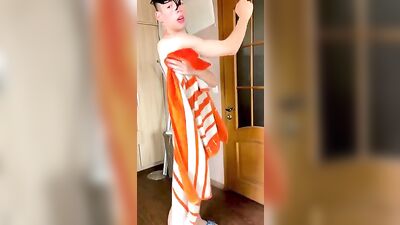 Gay Solo Web-Cam Shower - Lets Take A Dive Into Eroticism!