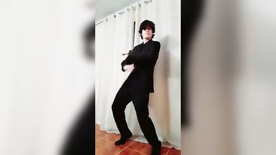 Brazilian Web-Cam Fun: Gustavo Souzas Latino Solo Performance