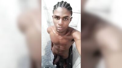 Banho de Dotado Latino - The Ultimate Black Handjob Experience!