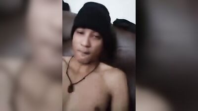 Straight friends sucking and cumming live - Gay Porn Video