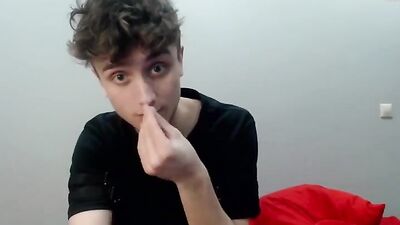 Angelo on webcam Chaturbate: Unleashed Amateur Solo Fun!