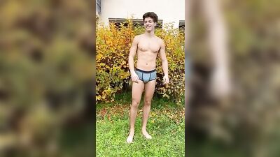Gay Porn: Public Outdoor Solo Web-Cam Show Time!