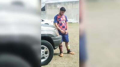 Piss Friends Connect with Hidd*en Footballers!