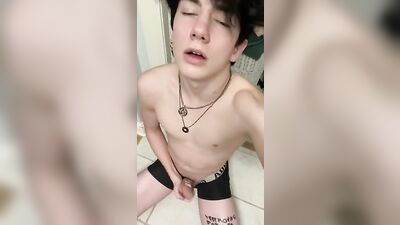 Must Be Feeling Good: Solo Gay Porn Video