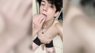 Must Be Feeling Good: Solo Gay Porn Video