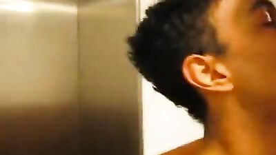 CUTE GERMAN TWINKS JERKS OFF IN A PUBLIC ELEVATER - GREAT SHOOTS