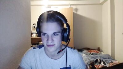 Web-Cam Dutch Boy: The Return!