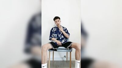 Jerking off with poppers: Asian twinks sensual experience