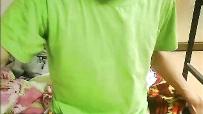 Green Shirt Cummer Gets Twinky On Web-Cam!