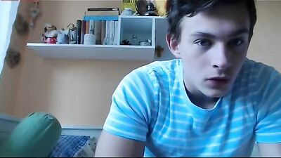 Young Masturbating Twink Caught on Cam!