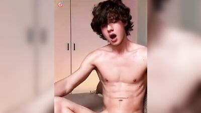 Muscle Boy Cumming on Bed - Hardcore Solo Web-Cam Action!