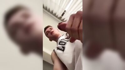 Golden Showers on Cam: Solo Sex Surprises