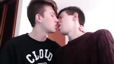 Young Twinks Explore Their First Real Gay Sex in Webcam Oral Cum Shots