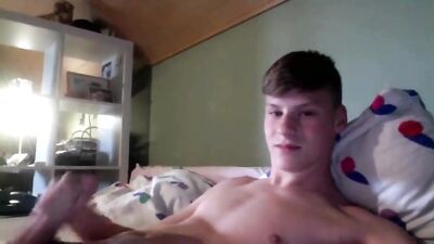 Gay Porn Video Nettoyons la piscin - A Hot Gay Porno Experience!