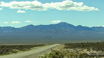 Horny twinks flip-flop bareback sex show - handjobs and oral action!