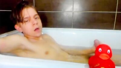 Bisexual Twink Luxallenn Unleashed: Action-Packed Web-Cam Solo