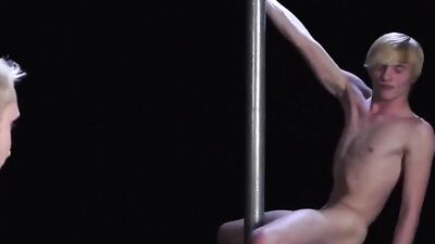 Gay Porn: Jessies Hot Solo Dance!