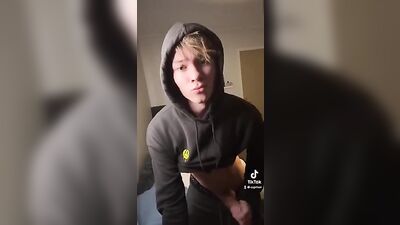 Cute Blonde Cam Boy Jacks Off! - Amateur Big Cocks and Handsome Solo Show